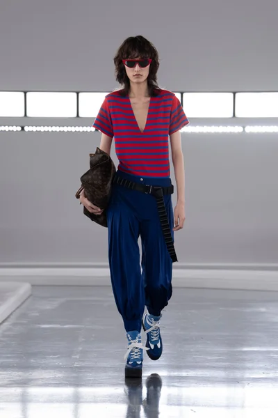 Look 16